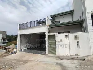 Luxury House for Sale in Athurugiriya