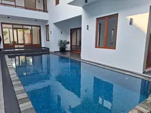20 P super luxury house for sale in pitakotte