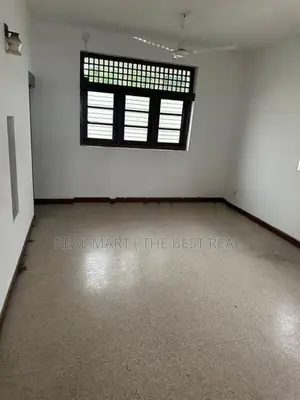 Nugegoda : 23.75 perches Bare Land with house for Sale