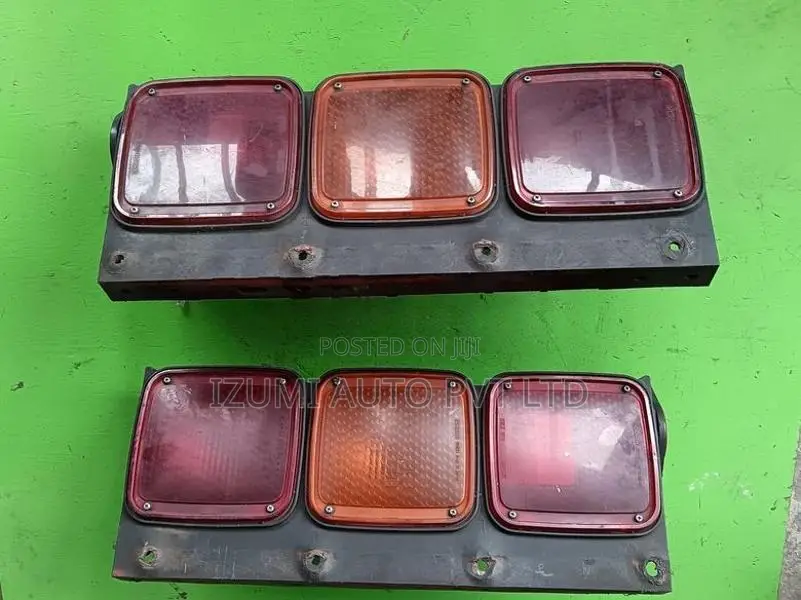 Izuzu Lorry Tail Lights Set