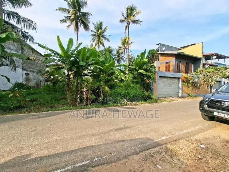 Land for Sale Thalawathugoda, 200m to Borella road. (ID : PLWT001)