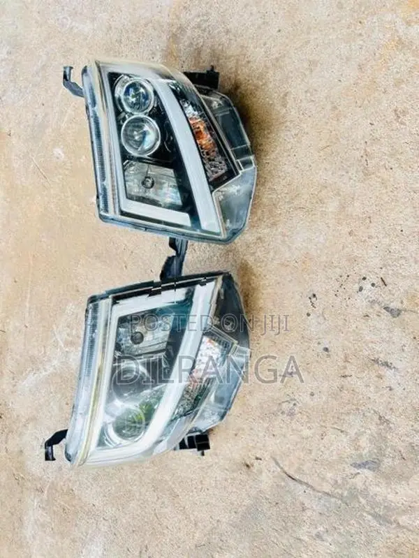 Daihatsu Move Head Lamps
