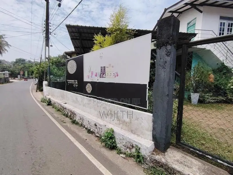 Building for Sale In Thalawathugoda Kalalgoda Road facing