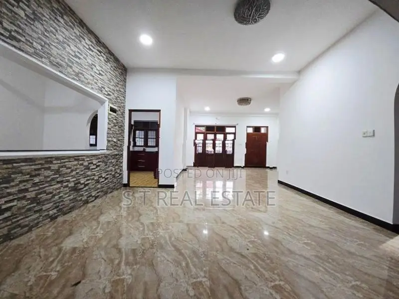 05 BR Two Storey House for Sale in Kesbewa