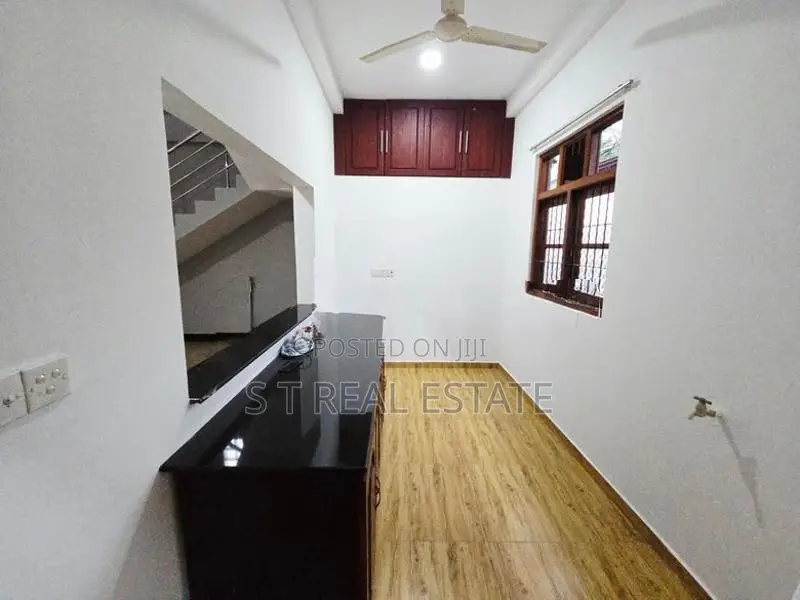 05 BR Two Storey House for Sale in Kesbewa