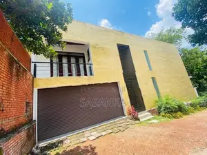 Thalawathugoda Hokandara Three Storey Luxury House For sale