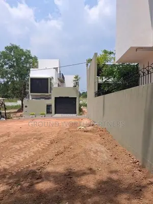 Valuable Land For Sale In Thalawathugoda Hokandara