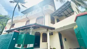 10 Perch 2-Storey House for Sale - Mount Lavinia, Galle Road