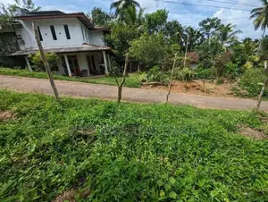 ඌරාපොල ජාතික පාසලට ලගින් ඉඩමක් විකිණීමට