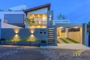 අති සුඛෝපභෝගී අලංකාර සුවිසල් දෙමහල් නිවස විකිණීමට Piliyandala