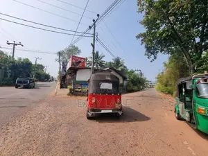 වේයන්ගොඩින් නගරයෙන් Land for Sale
