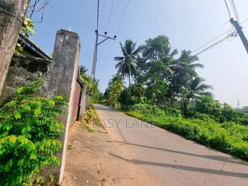 වේයන්ගොඩින් නගරයෙන් Land for Sale