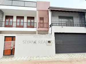 Brand New Luxury House Sale in Battaramulla
