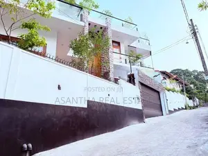 (AFA25) Luxury House for Sale - Pelawaththa, Baththaramulla