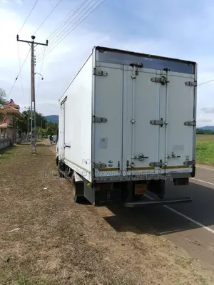 Isuzu NPR Lorry for Sale