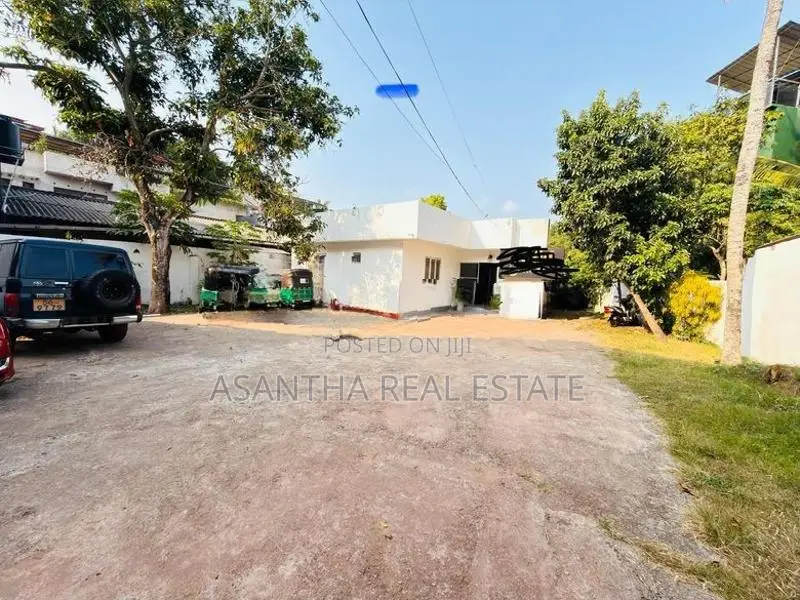 (AFA48) 21 Perch Property with House Sale At Kohuwala