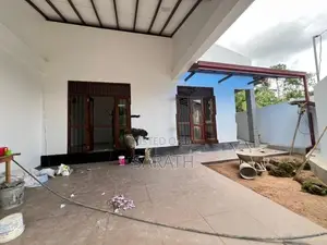 8 P With Brnad New House In Battaramulla