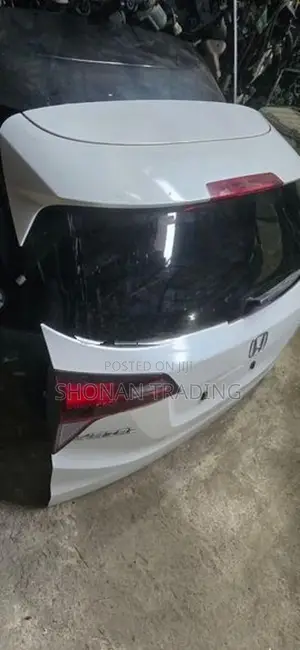 Honda Vezel Dicky Door