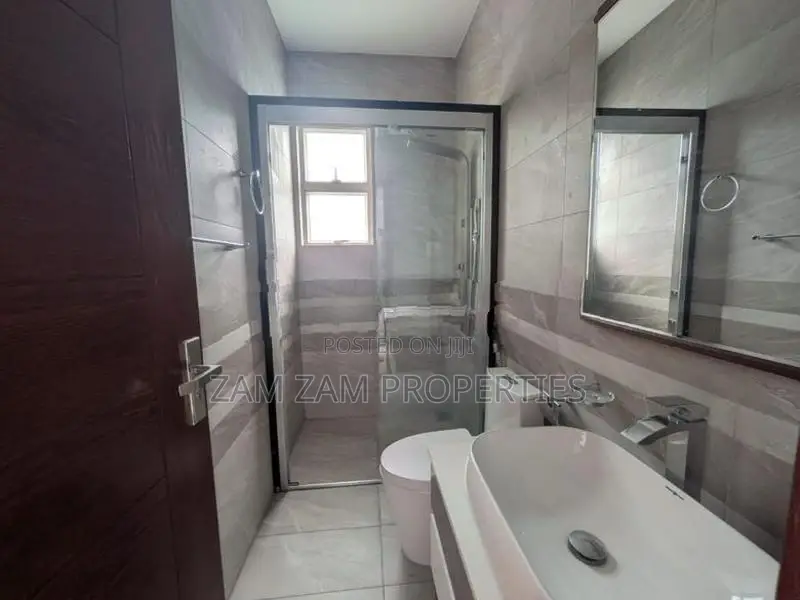 Luxury Apartment For Sale In Inner Flower Road Colombo 03