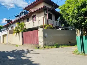 2 Bedroom Upper Floor Unit for Rent - Walking Distance to Nawala Road