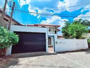Solid House Refurbished in Pelawatta Kumaragewatta - Battaramulla