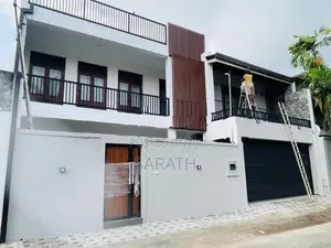 4 Bed With Brand New luxury House In Talawatugoda