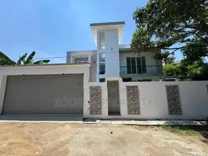 Near HNB Luxury Brand New House for Sale Piliyandala