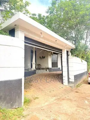 කිරිඳිවැල - කටුනයක ප්‍රධාන බස් මාර්ගයන්ට 700m දුරින් වටිනා දෙමහල් නිවස
