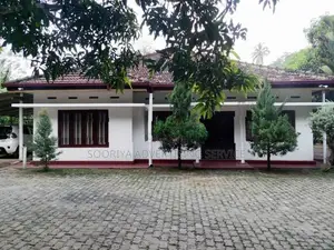 House for sale in Dickwella