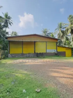 Kadawatha, Unfurnished Warehouse Commercial property For Rent (MGG003)