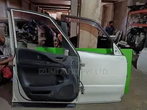 Nissan Serina C26 Front door set