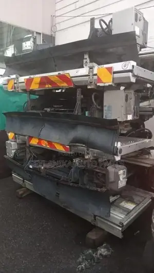 TRUCK POWER GATE