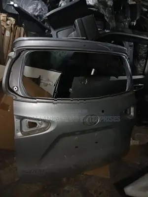 Toyota Sienta Dickey Door Panel