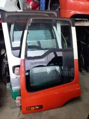 ISUZU GIGA FRONT DOOR