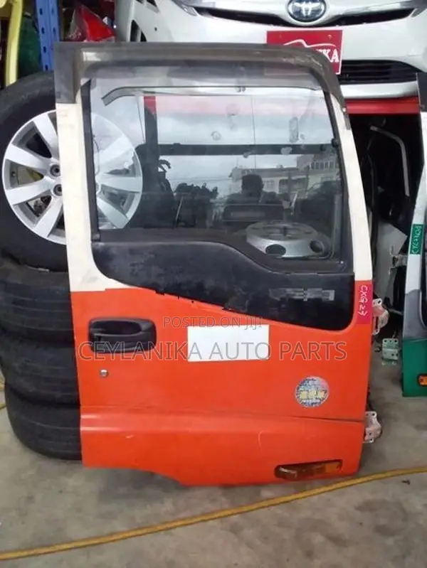 ISUZU GIGA FRONT DOOR