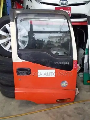 ISUZU GIGA FRONT DOOR