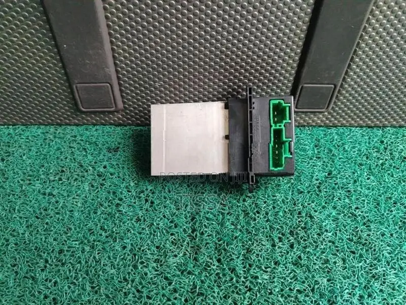 Nissan Bluebird G11 Blower Control Resistor