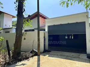 Modern Brand-New House With Unique Design - Off Madapatha Rd Piliyanda