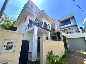 2 Storied House with Roof-Top in Athurugiriya Galwarusa Road
