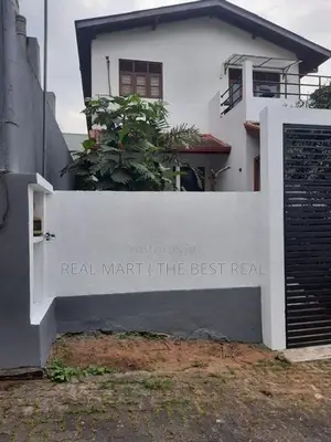 BATTARAMULLA : 6-BR (13.5P) MODERN HOUSE FOR SALE