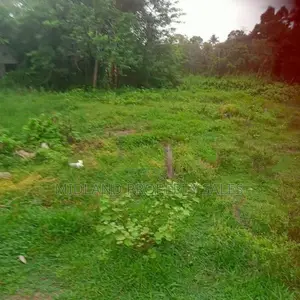 සීදුව මුතුවාඩිය පාර, කුස්වල පර්චස් 13.5 ඉඩමක්