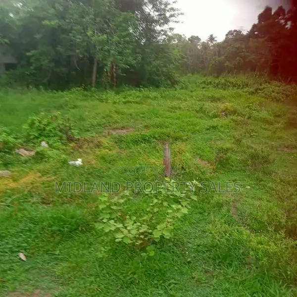 සීදුව මුතුවාඩිය පාර, කුස්වල පර්චස් 13.5 ඉඩමක්