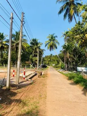 හලාවත නගරයට සමීපයෙන්ම අගනා නේවාසික ඉඩමක්