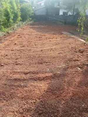 Kadawatha Pasal Mawatha Land