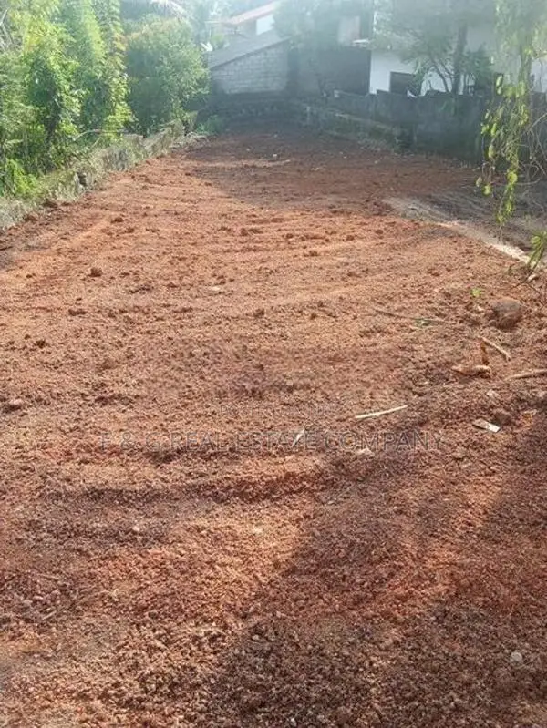 Kadawatha Pasal Mawatha Land
