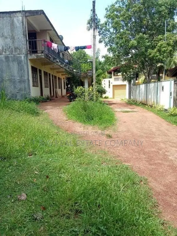 Yakkala Kalagedihena Land