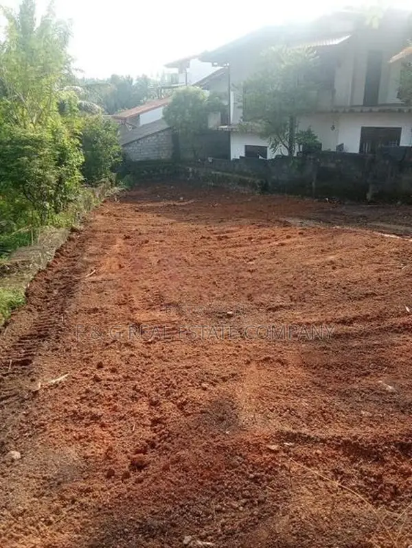 Kadawatha Pasal Mawatha Land