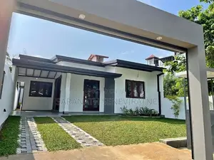 Brand-New Solid House For Sale in Athurugiriya - Facing 20 Feet Rds