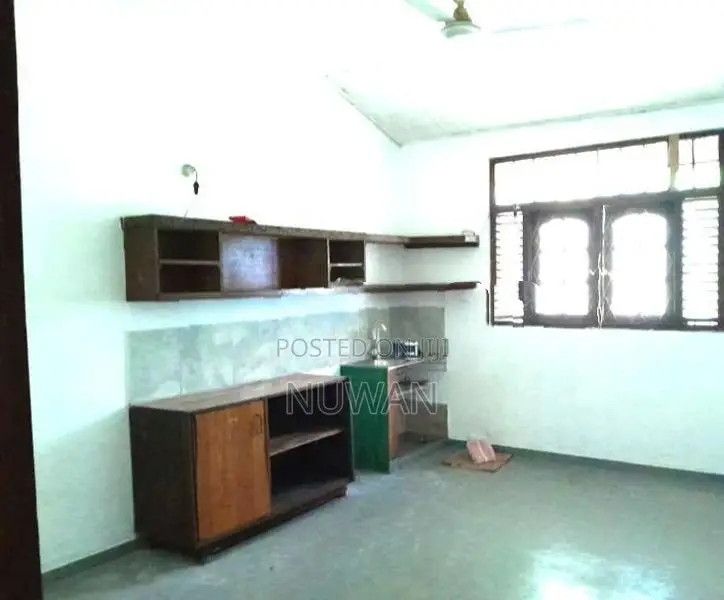 ( BAR4191) Upper Floor House in Thalawathugoda
