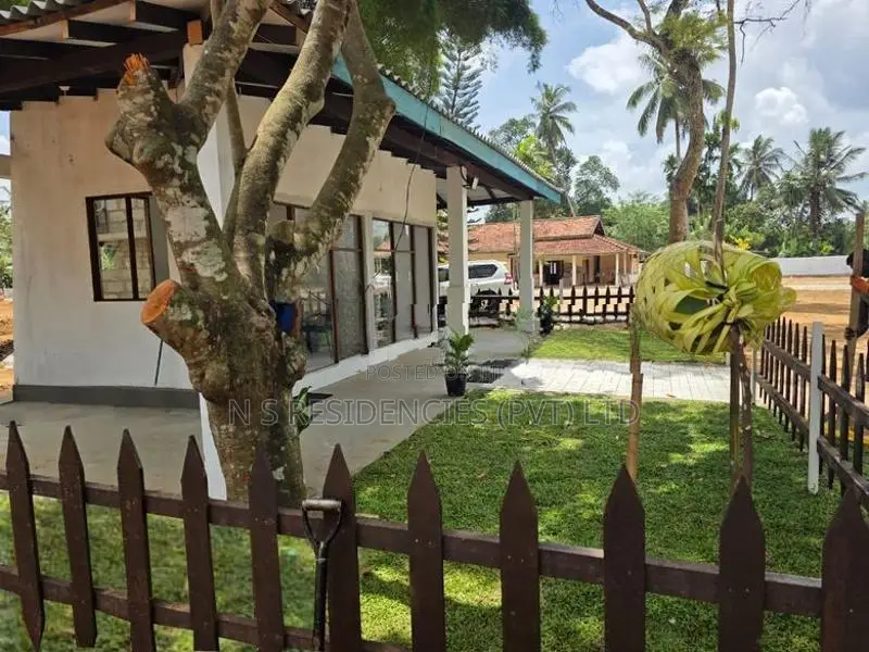 Land Plots in Mallawagedara, Pannala - H02